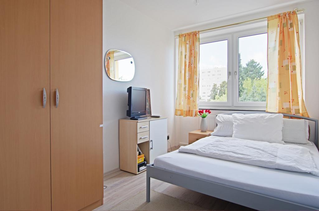 Private Rooms Near Exhibition Center Hannover Luaran gambar