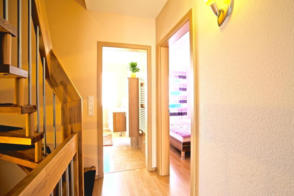 Private Rooms Near Exhibition Center Hannover Bilik gambar